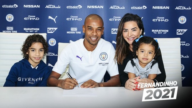 Manchester City : Fernandinho prolonge jusqu'en 2021 chez les Citizens