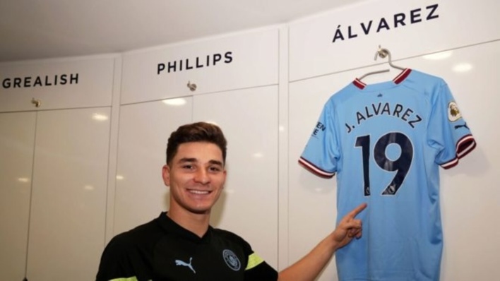 Manchester City : Julian Alvarez déjà sur le départ, le Barça à l'affut ?