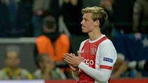 Mercato Ajax : Frenkie De Jong ne rejoindra pas le Barça cet hiver